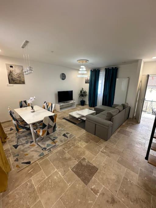 Villa Luxueuse Neuve Avec Jardin Colombes (Hauts-de-Seine)