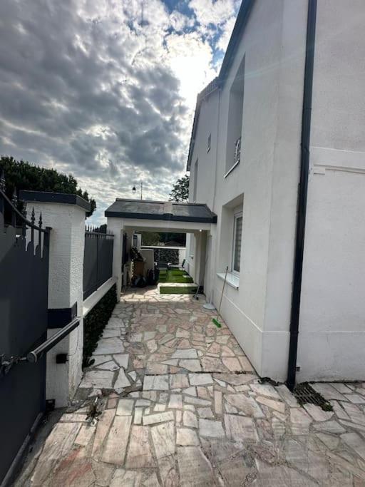 Villa Luxueuse Neuve Avec Jardin *